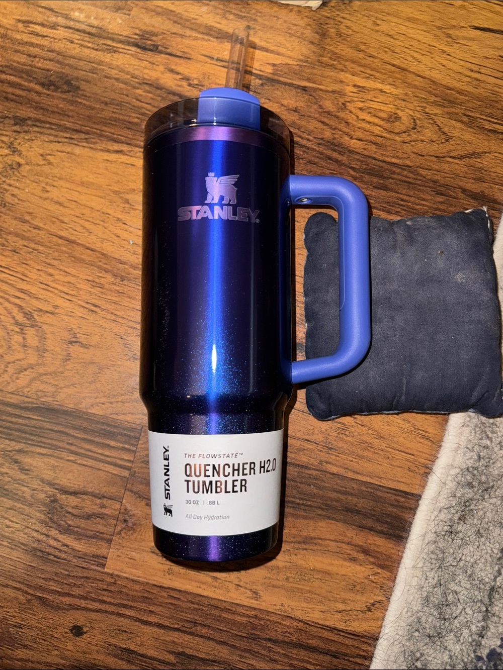 Stanley Iridescent Purple-Blue Quencher Tumbler with Handle 30 Oz